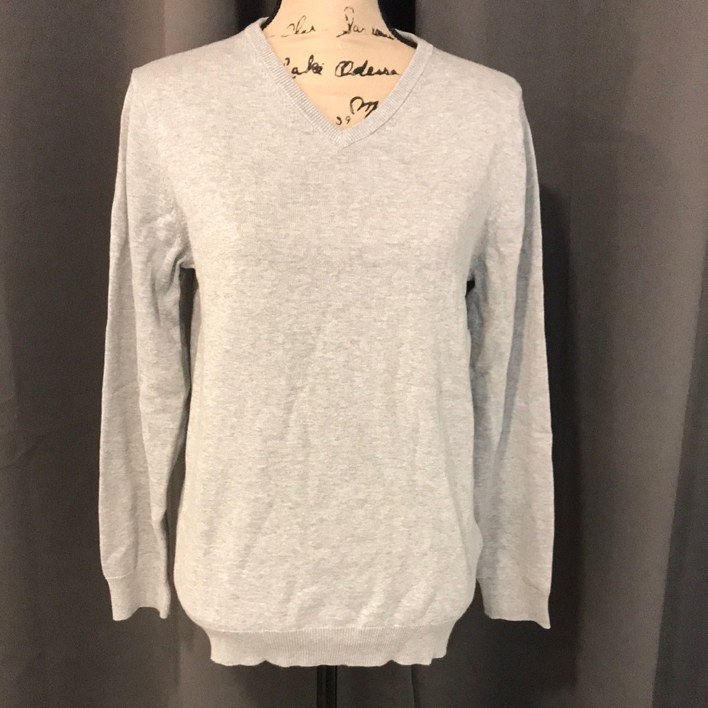 Gray V-Neck Sweater with Long Sleeves